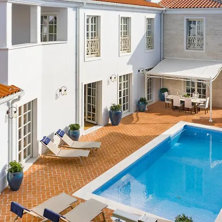 Villa Rustic Fiordaliso With Pool In Porec