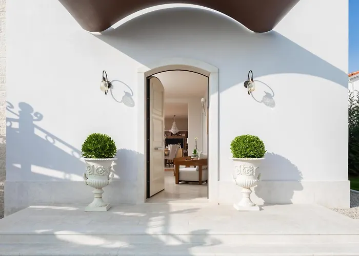 Villa Rustic Fiordaliso With Pool In Porec